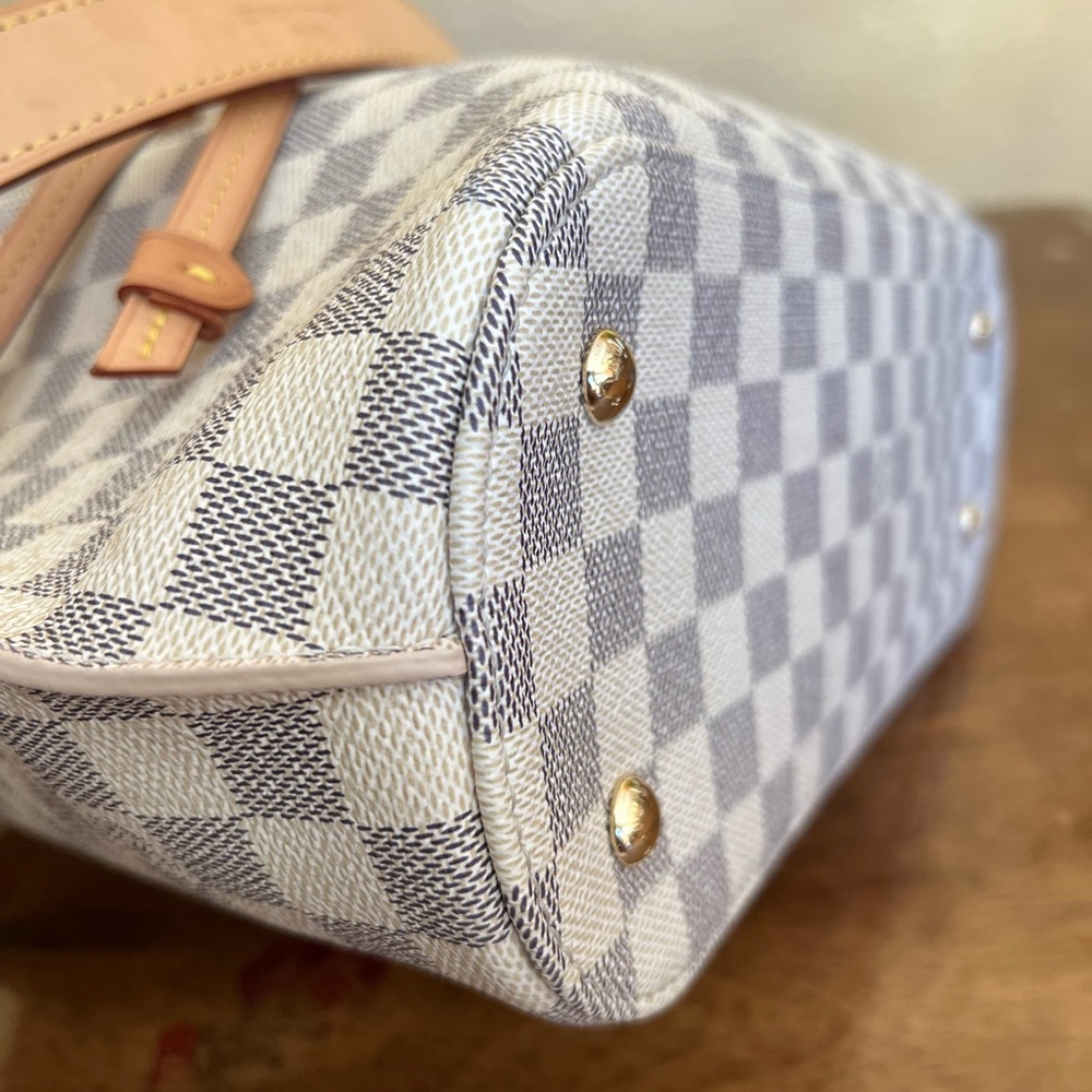 Authentic Louis Vuitton Girolata Damier Azur 2018 - Picture 9 of 12
